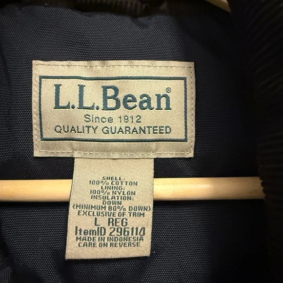 L.L. Bean Men's Black Quilted Vest - Picture 3 of 5